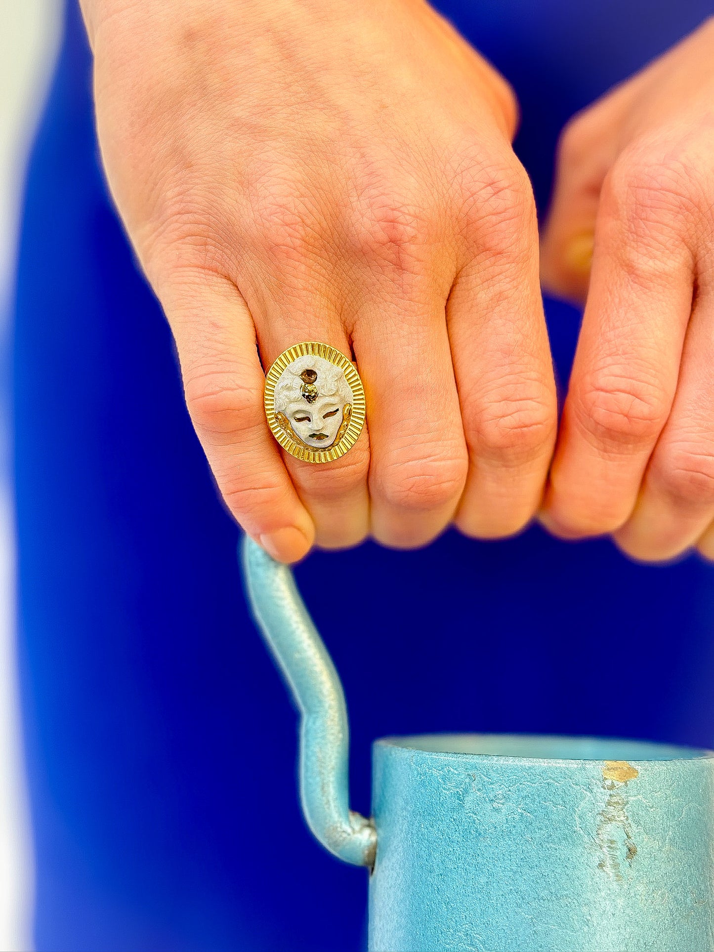Androgyne - The Ring - White & Gold