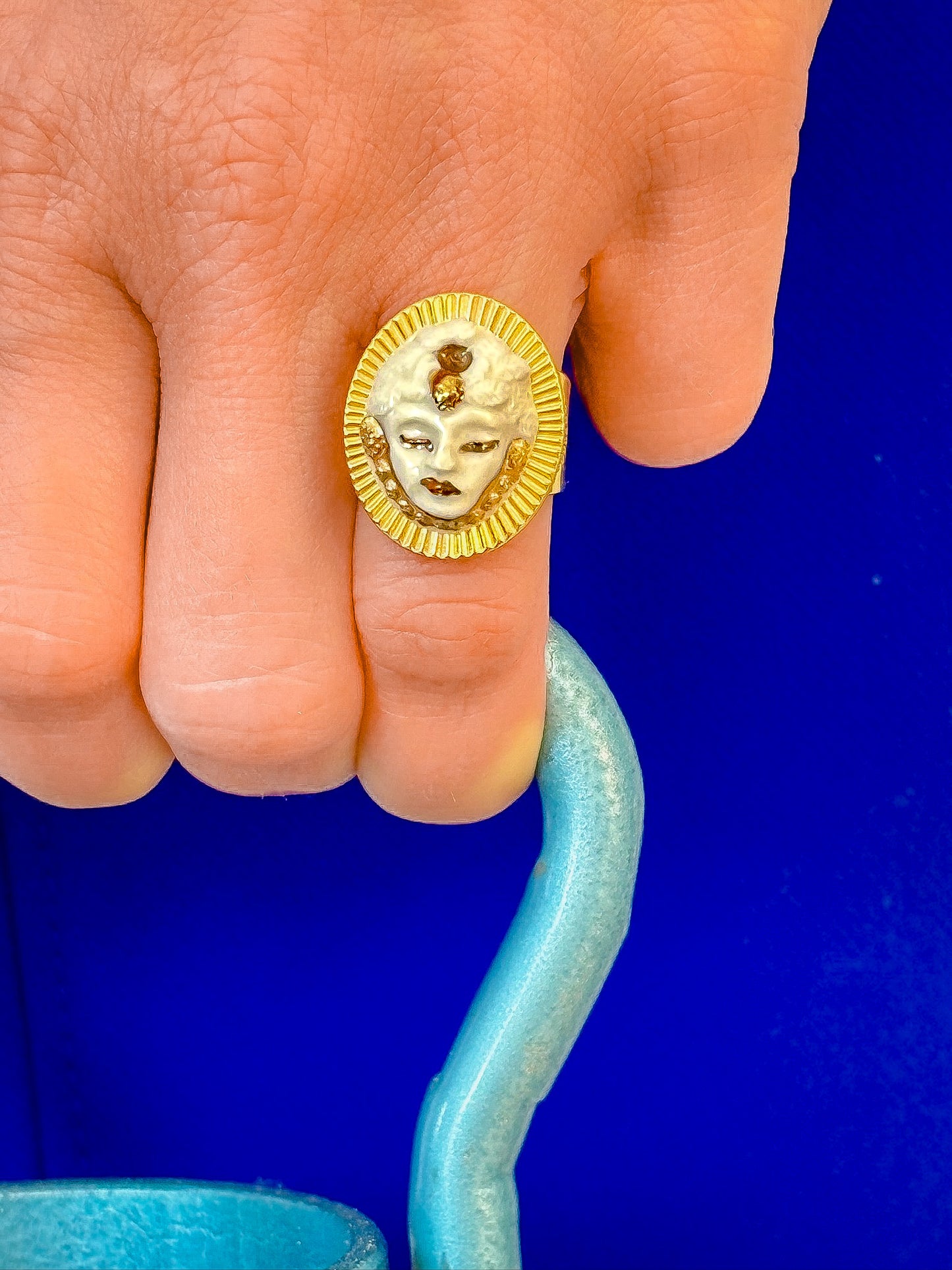 Androgyne - The Ring - White & Gold