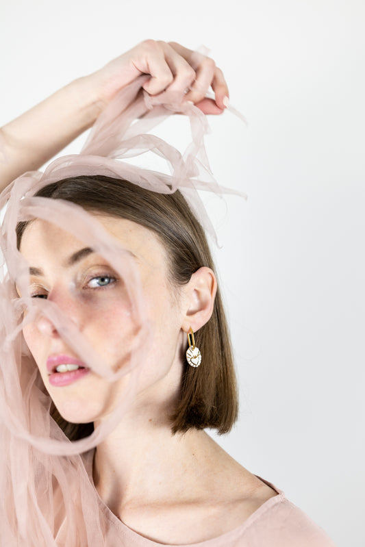 Ex-voto - La Paire de Boucles - Blanc & Or