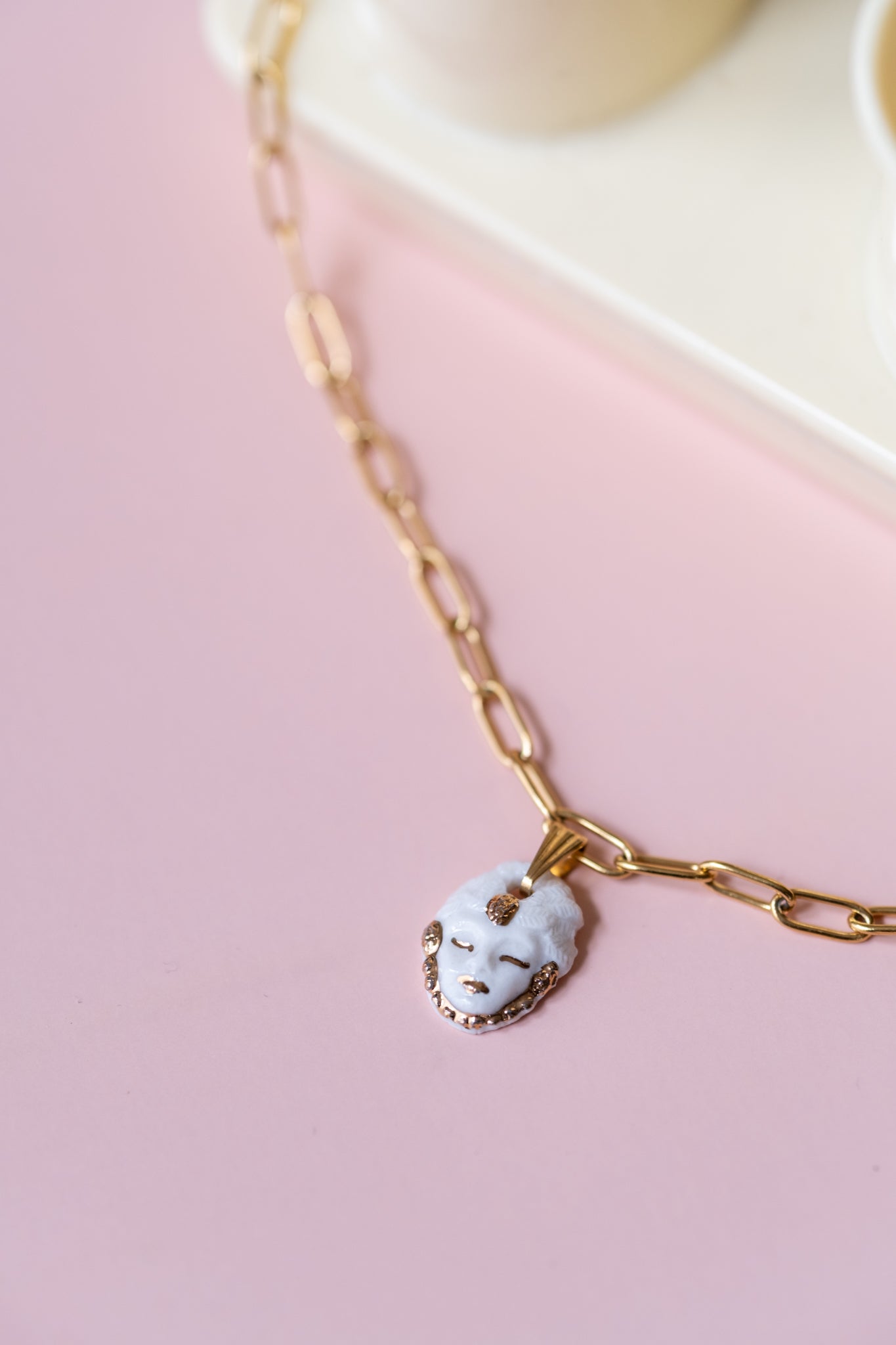 Androgyne - The Necklace - White & Gold