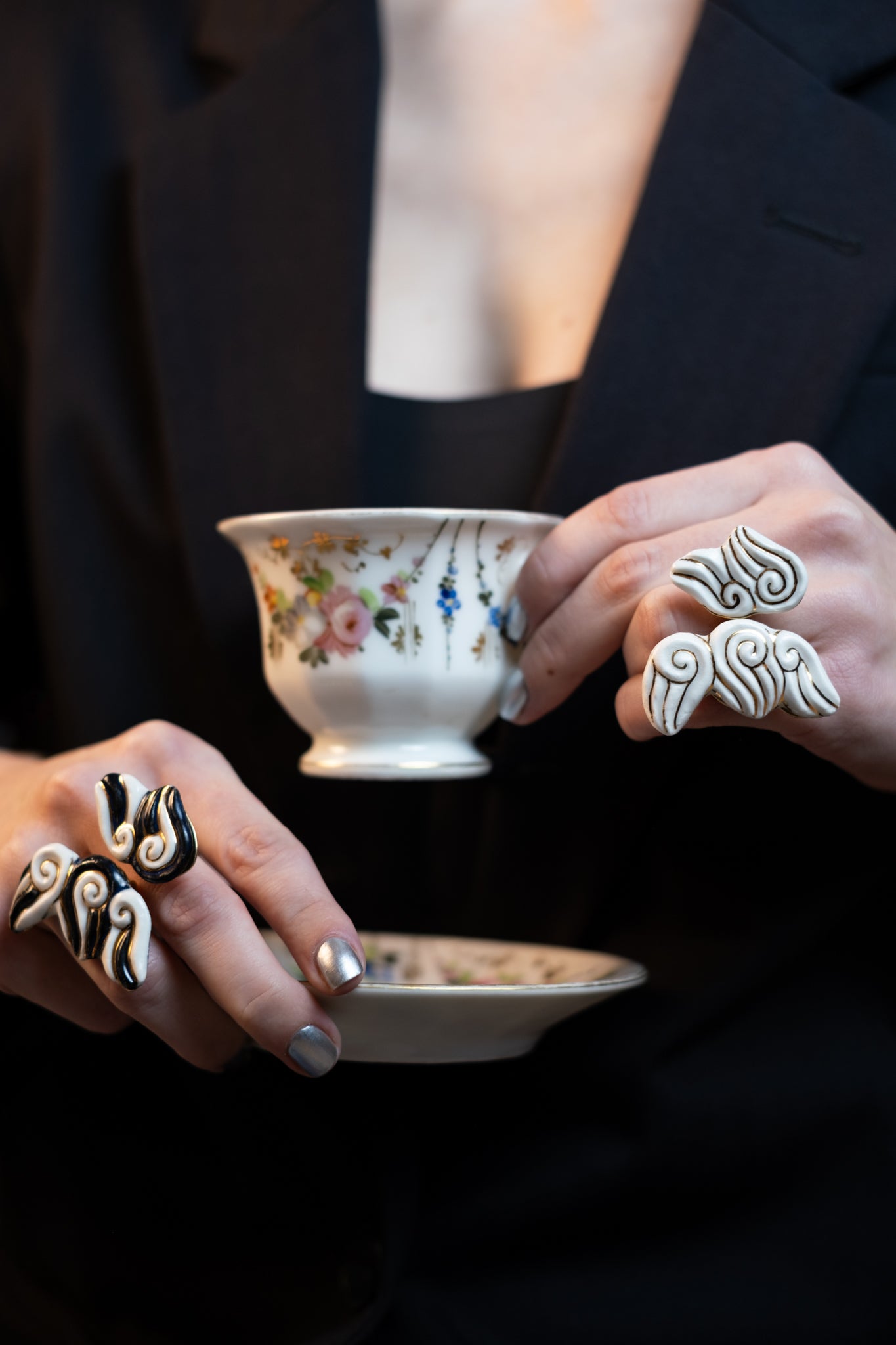 Grand bijou de main - Blanc & Or