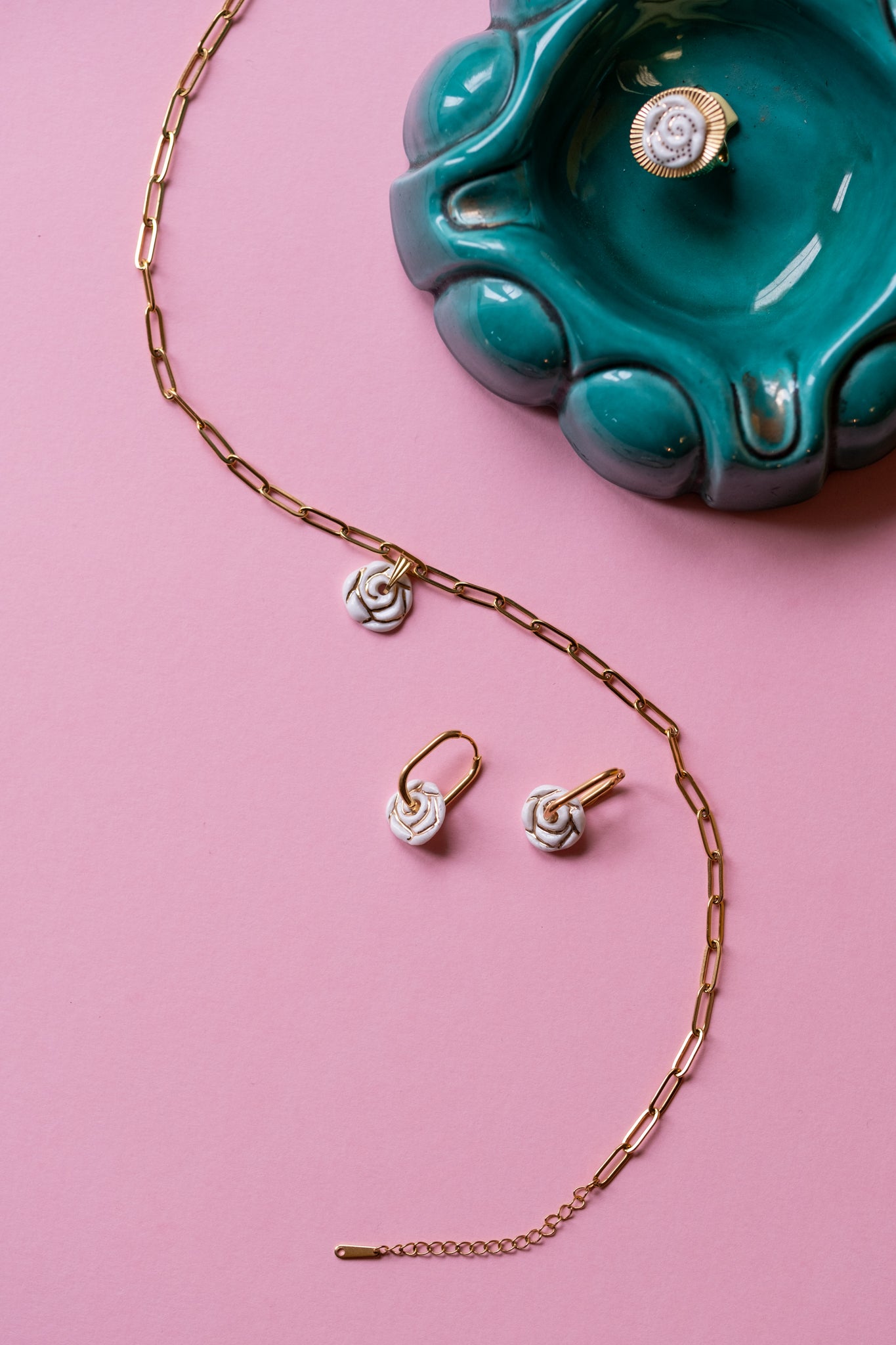 Rose d'Orient - Pair of Earrings